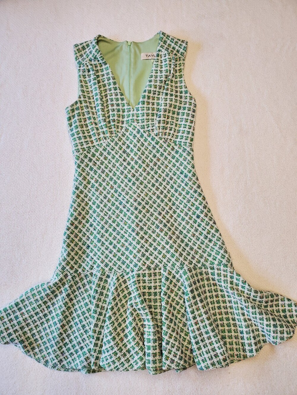 Taylor Dress Size 4 Green Tweed Fit Flare V Neck Flounce Hem Sleeveless